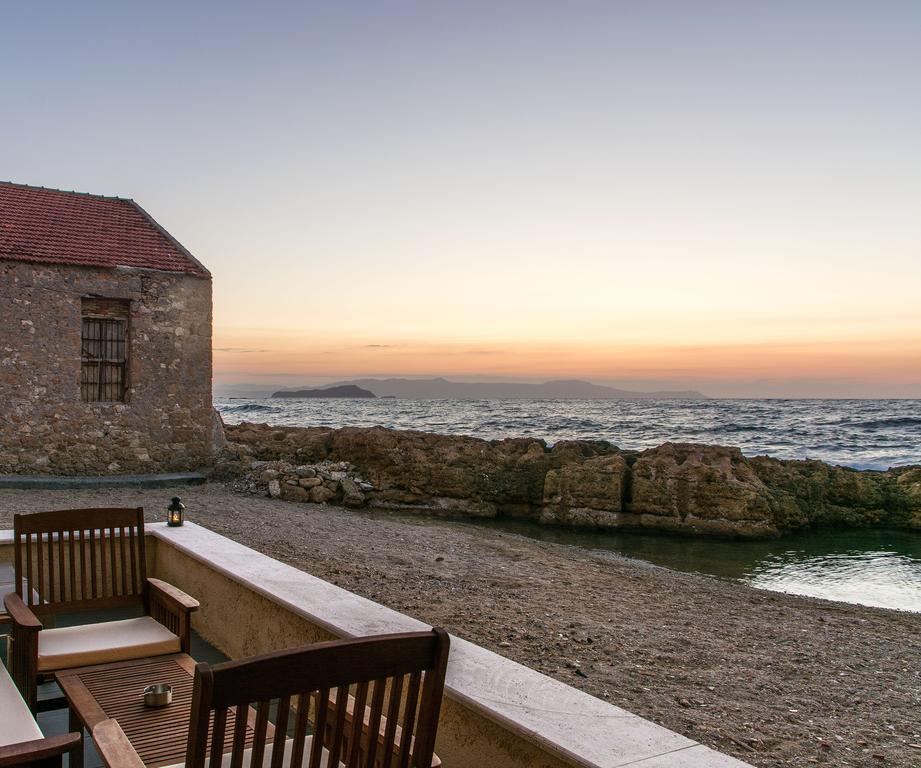 Ocean Waves Chania (Crete) Exterior photo